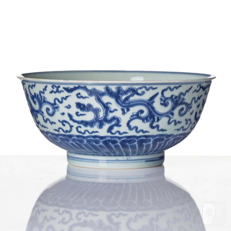 A blue and white 'Chilong' bowl, - 图4